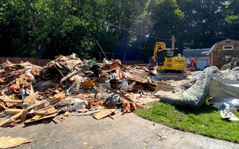 Clearing the Way How to Choose a Mobile Home Demolition Team You Can Trust