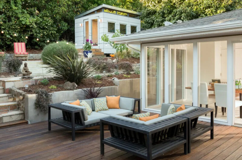 An Expert Game Plan for Designing a Backyard Deck That Feels Like a Private Escape