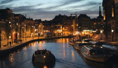 How To Plan The Perfect Lovers Canal Cruise In Amsterdam 1
