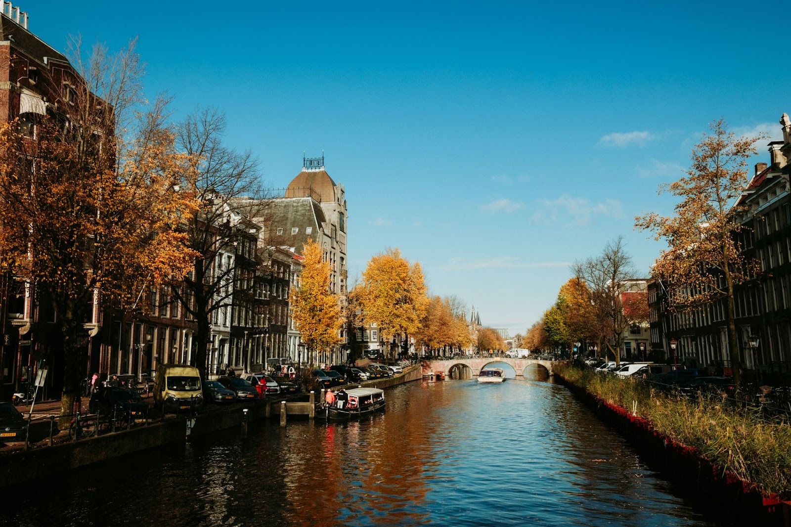 How To Plan The Perfect Lovers Canal Cruise In Amsterdam 4 How To Plan The Perfect Lovers Canal Cruise In Amsterdam 4