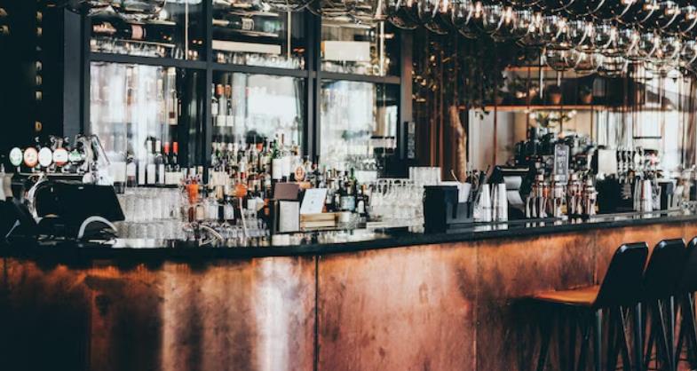 Exploring the Vibrant Restaurant Bar Scene in Singapore 1