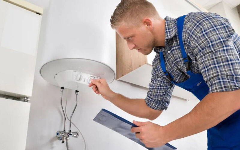 What Signs Indicate You Need Water Heater Repair Experts in Chelsea