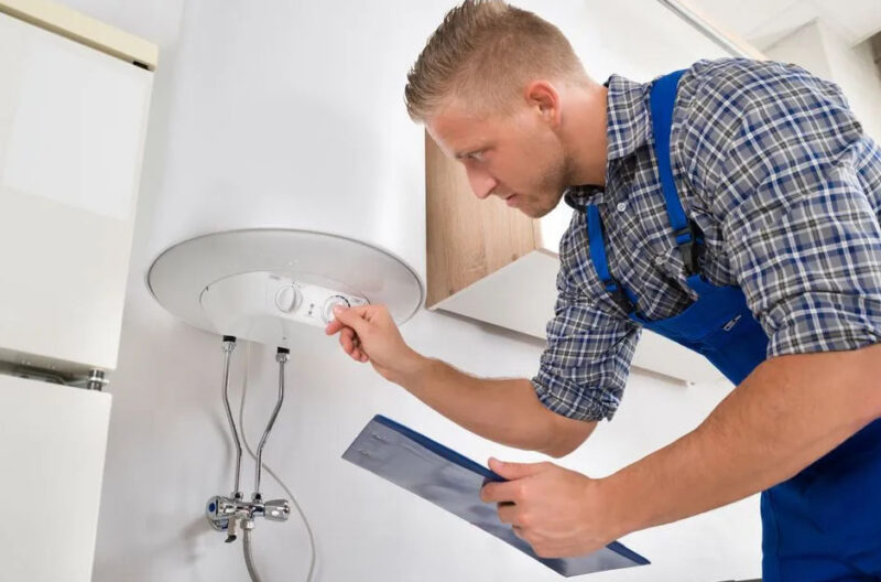 What Signs Indicate You Need Water Heater Repair Experts in Chelsea