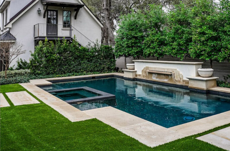 Why Bulk Artificial Turf Is Ideal for Large Poolside Landscaping Projects