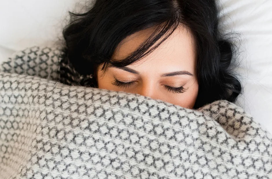 How to Create a Holistic Evening Routine for Better Hormonal Health