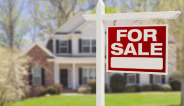 What Homeowners in Roanoke Should Know Before Selling a House for Cash