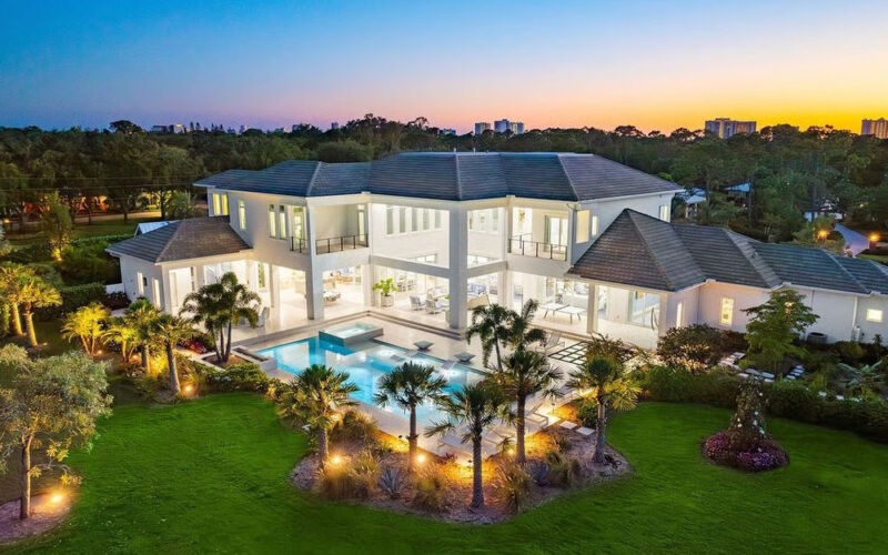 Exploring the Luxury Real Estate Market in Naples Florida