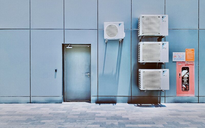 Choosing the Right Dealer for Heating and Air Conditioning