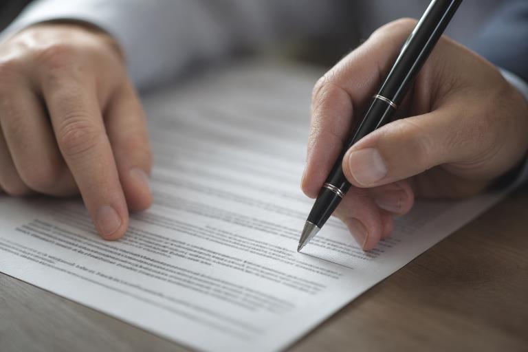 Common Legal Issues Individuals and Businesses Face and How Attorneys Help