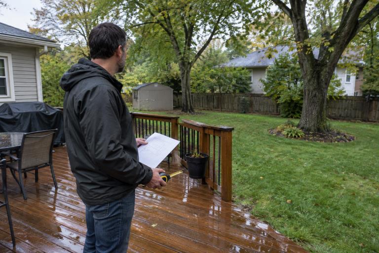 How to Plan a Climate Ready Backyard Deck in Frankfort Illinois